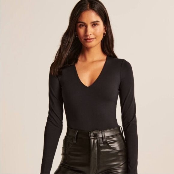 Abercrombie and Fitch Long Sleeve Seamless V-Neck Bodysuit in Black Size Small - Picture 1 of 15